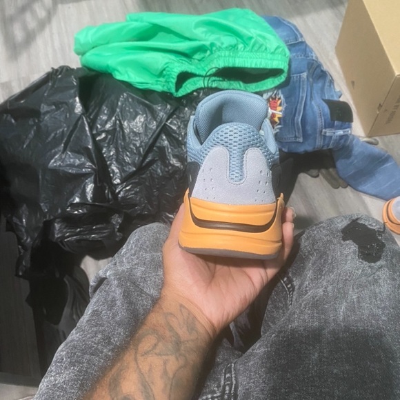 Yeezy boost 700 - Picture 5 of 5